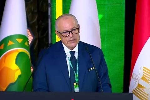  ناصر الخليفي يهنىء أبوريدة بعد إعادة انتخابه في مجلس فيفا
